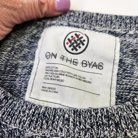On the Byas Rib Knit Pullover Horizontal Crewneck Gray Medium Southwest Design - Picture 2 of 7